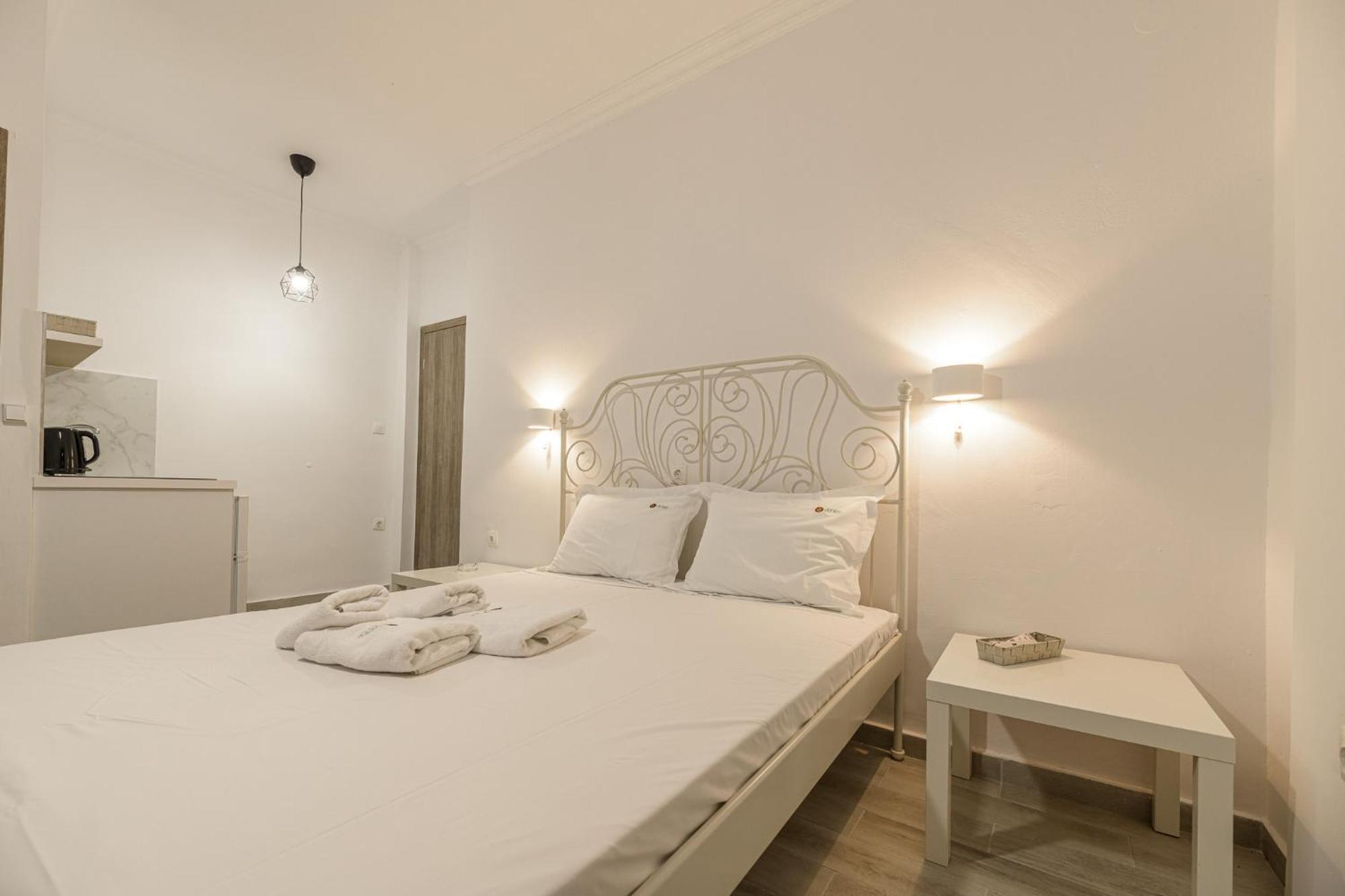Denise Studios And Apartments 아르가시 외부 사진