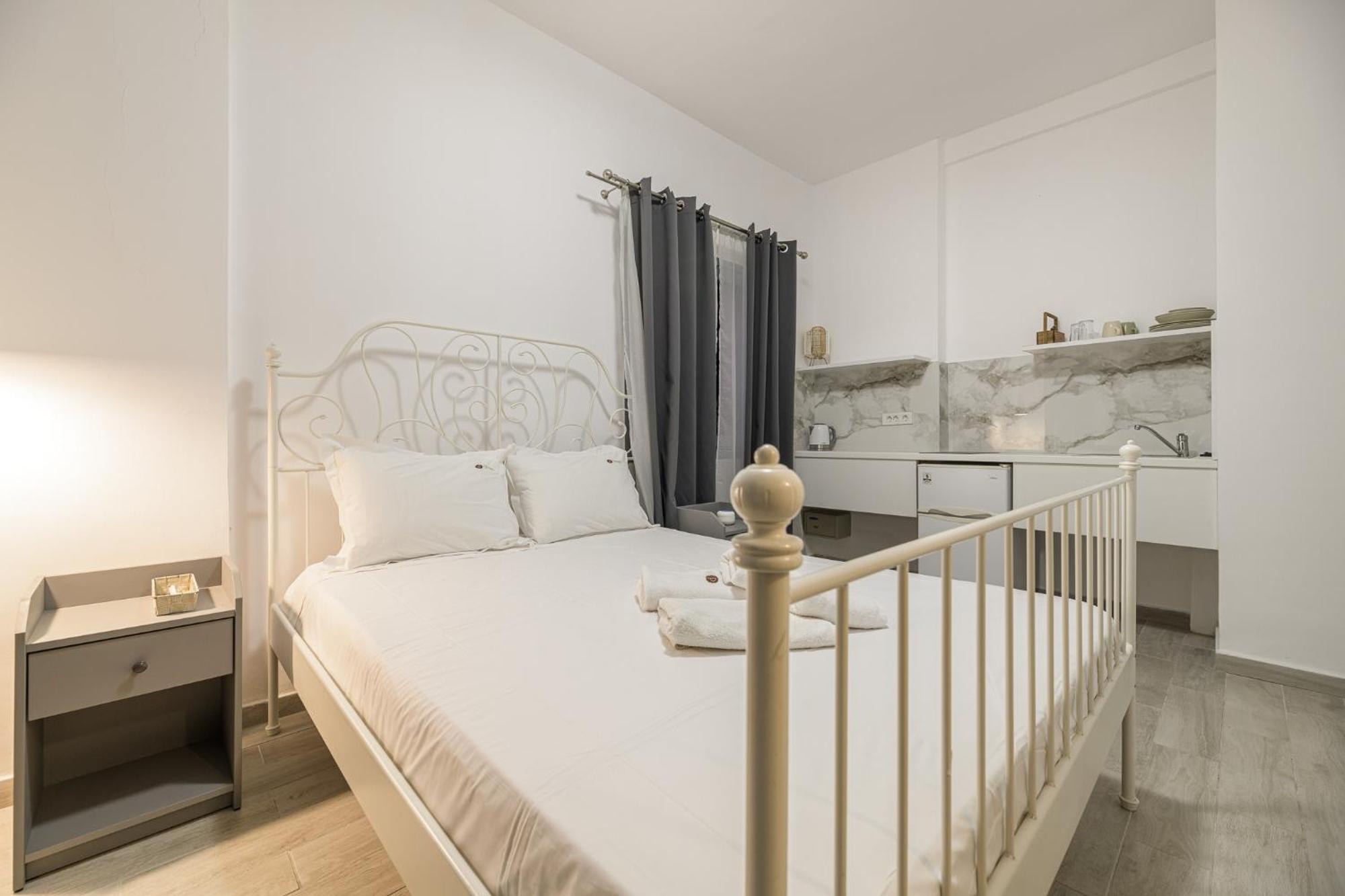 Denise Studios And Apartments 아르가시 외부 사진